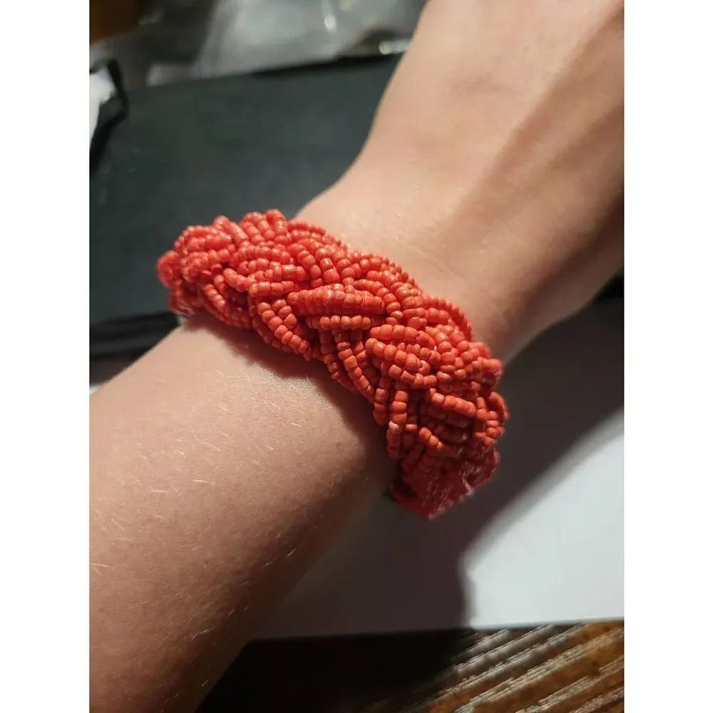 Vintage 70s CoralāBeaded Bracelet